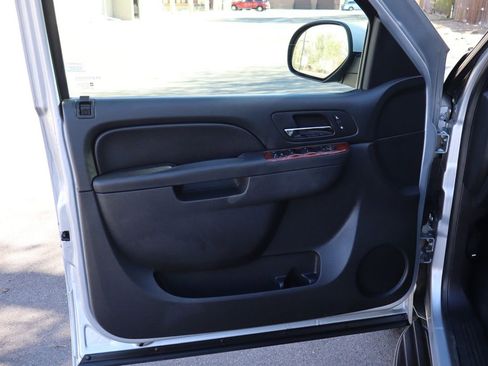 Used 2014 GMC Yukon SLT image 23