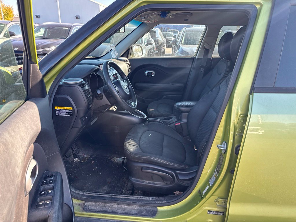 Used 2015 Kia Soul + FWD image 9