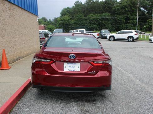 Used 2022 Toyota Camry LE FWD image 5