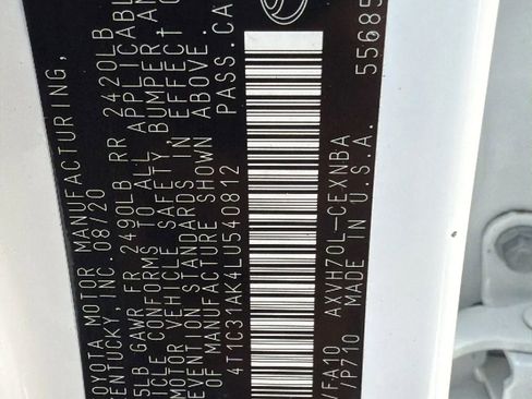 Used 2020 Toyota Camry LE image 30