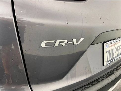 Used 2017 Honda CR-V LX image 2
