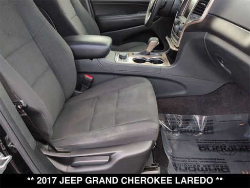 Used 2017 Jeep Grand Cherokee Laredo w/ Quick Order Package 23E image 27