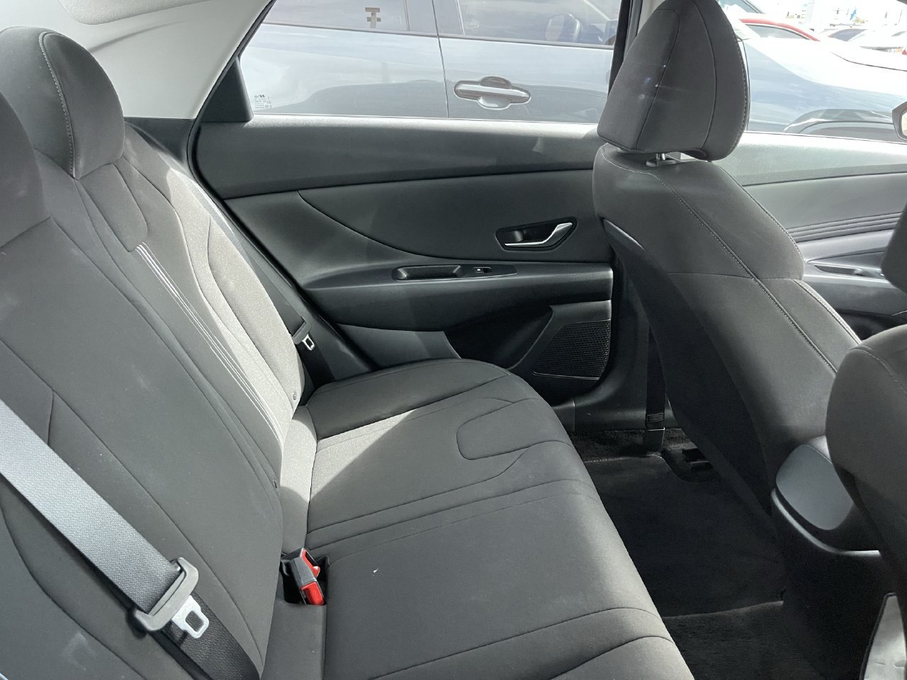 Used 2023 Hyundai Elantra SEL w/ Convenience Package FWD image 6