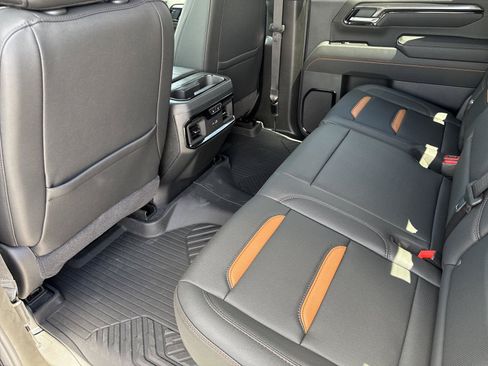 New 2026 GMC Sierra 2500 AT4 w/ AT4 Premium Plus Package AWD/4WD image 32