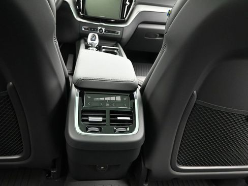New 2026 Volvo XC60 B5 Ultra w/ Climate Package image 11