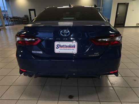 Used 2023 Toyota Camry SE image 7