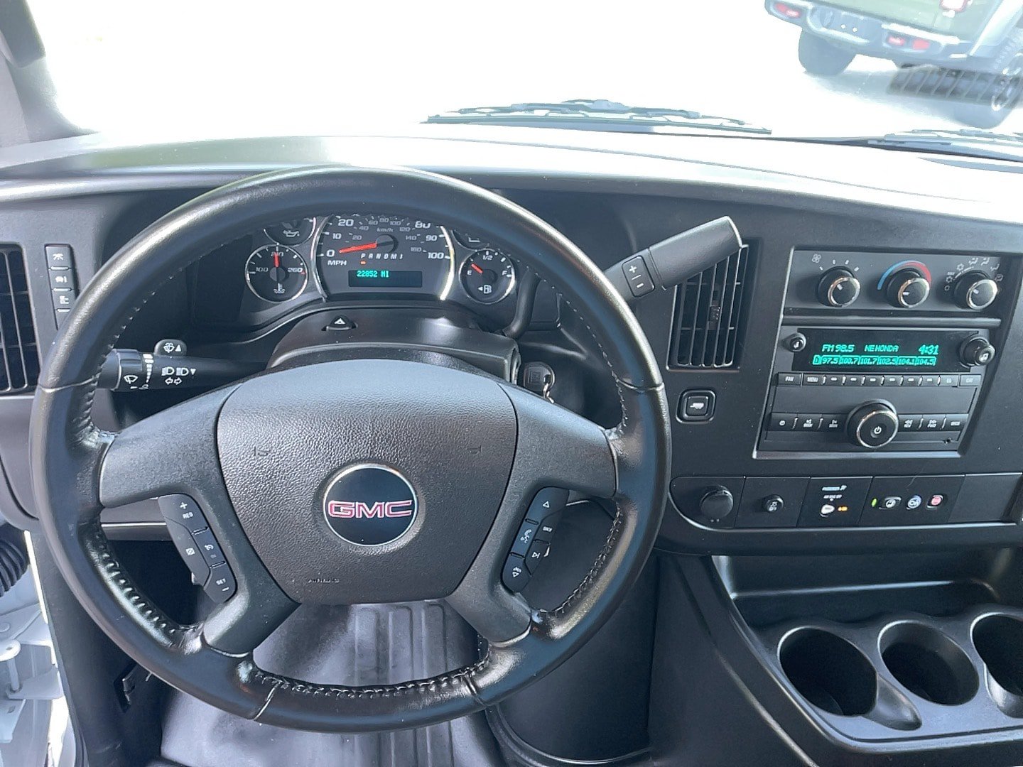 Used 2023 GMC Savana 4500 w/ Power Convenience Package RWD image 13