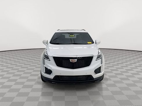 Certified 2025 Cadillac XT5 Sportv w/ Technology Package image 3