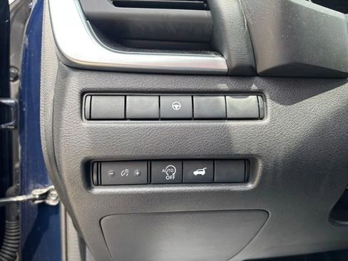 Used 2024 Nissan Rogue SV AWD/4WD image 11