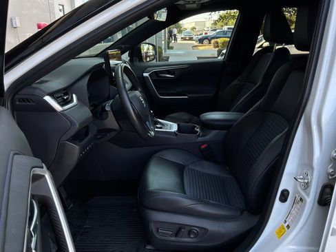 Used 2025 Toyota RAV4 XSE w/ Advanced Technology Package AWD/4WD image 11