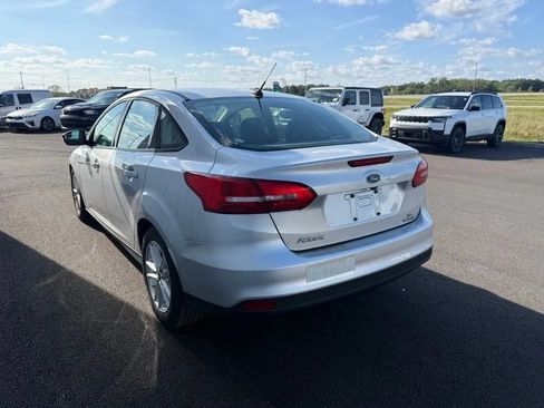 Used 2016 Ford Focus SE FWD image 6