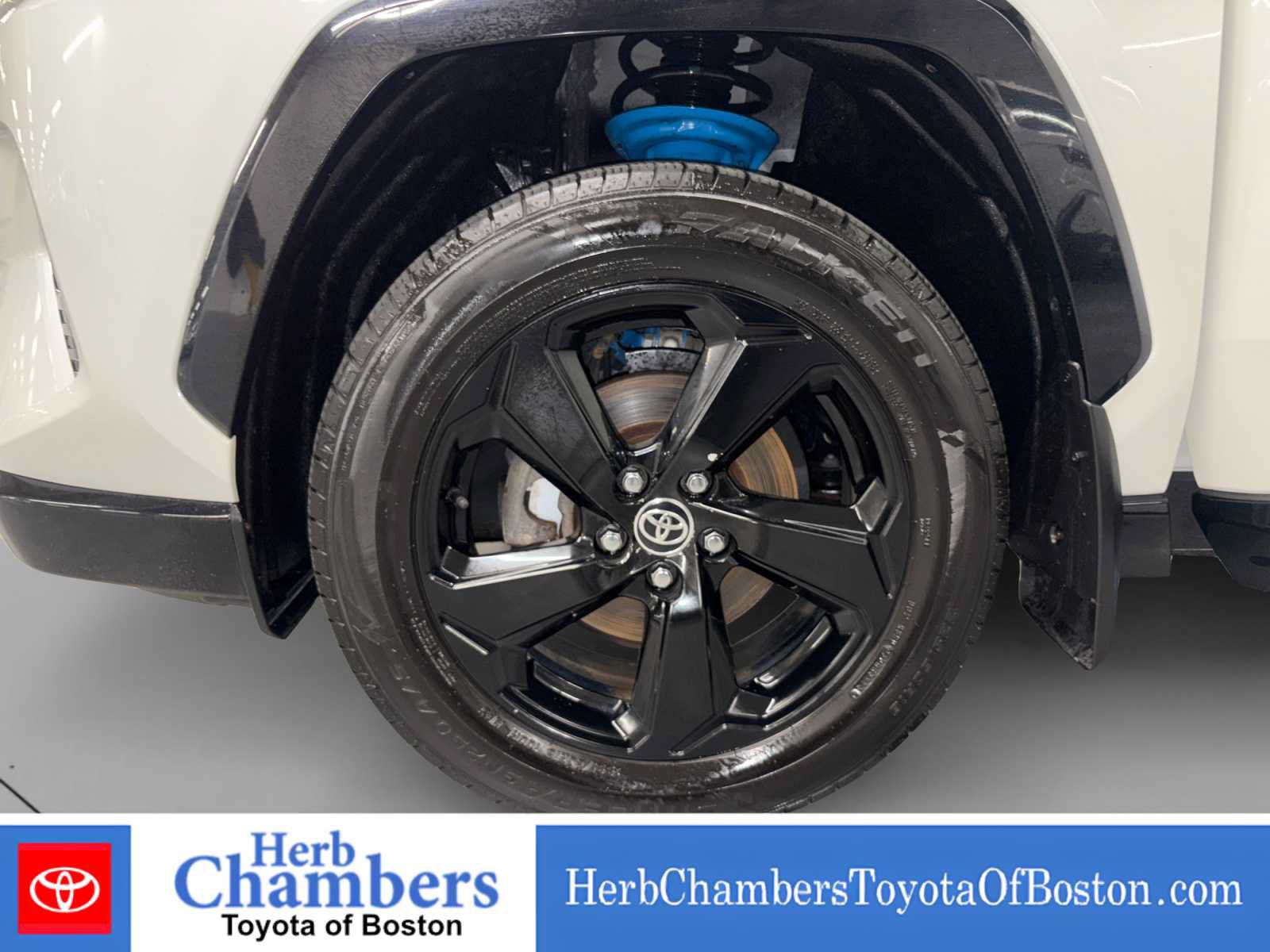 Used 2020 Toyota RAV4 XSE w/ All Weather Liner Package AWD/4WD image 9