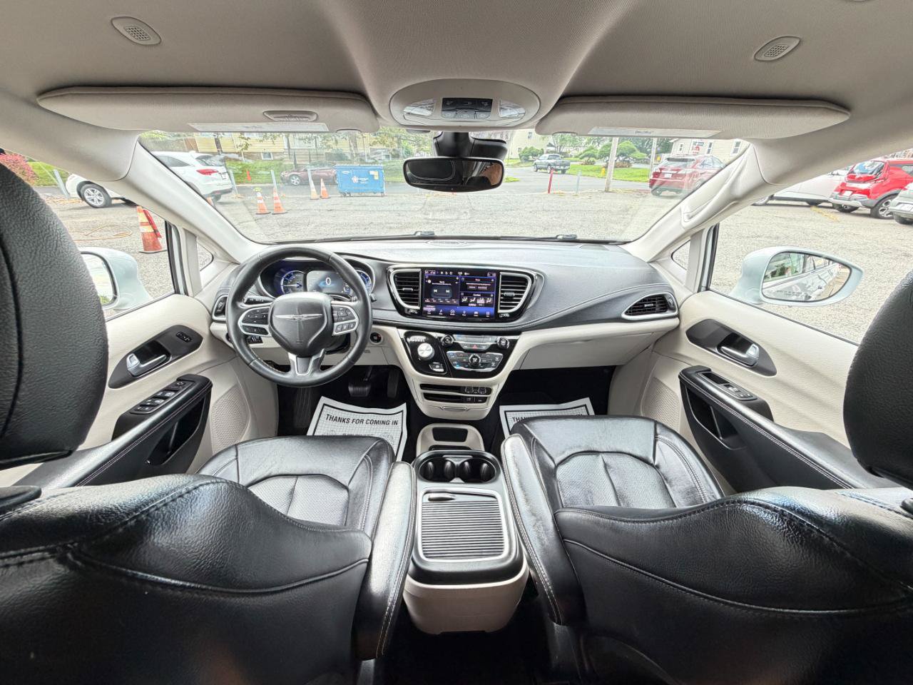 Used 2022 Chrysler Pacifica Touring-L FWD image 25