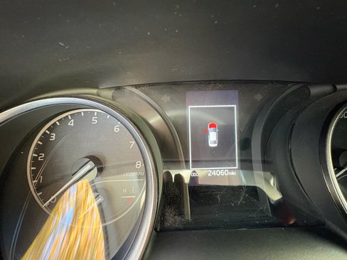 Used 2024 Toyota Camry SE image 15