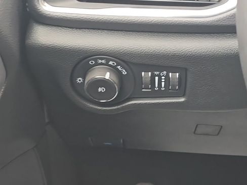 New 2026 Chrysler Pacifica Limited w/ S Appearance Package FWD image 30