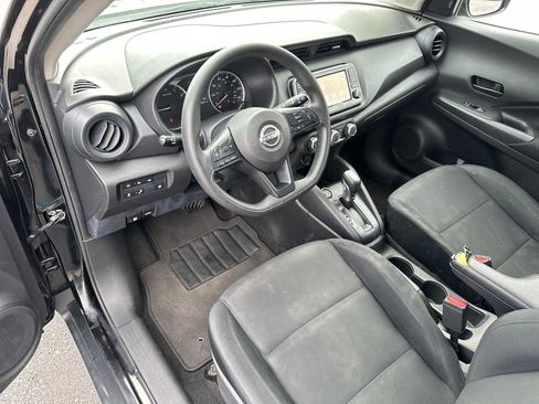 Used 2023 Nissan Kicks S image 8