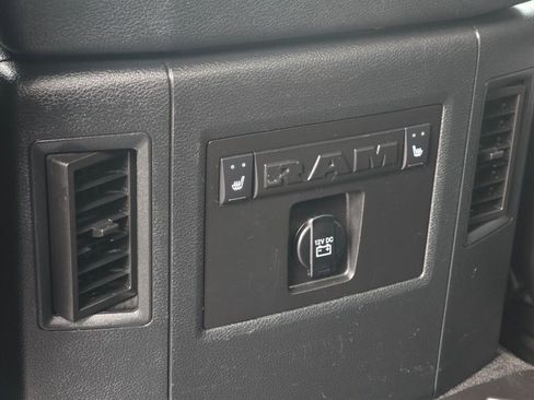 Used 2017 RAM 1500 Laramie w/ Convenience Group AWD/4WD image 17