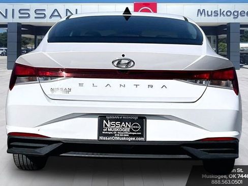 Used 2023 Hyundai Elantra SEL image 6