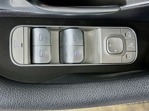 Used 2022 Mercedes-Benz GLE 350 4MATIC w/ Premium Package image 15