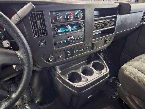 Used 2020 Chevrolet Express 3500 LT w/ LT Preferred Equipment Group image 19