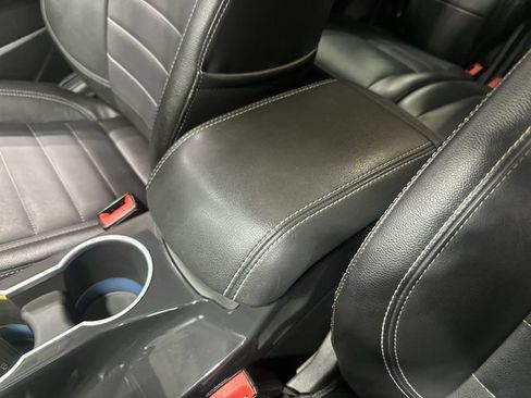 Used 2014 Ford Escape Titanium w/ Equipment Group 401A AWD/4WD image 28
