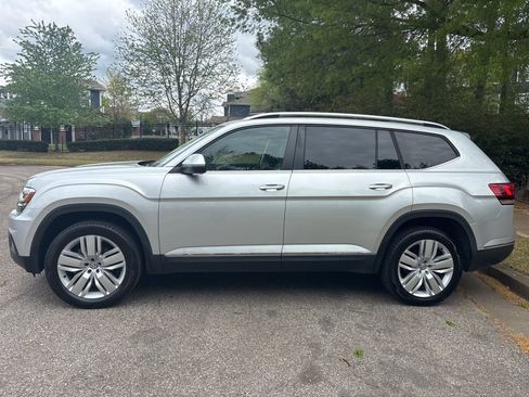 Used 2019 Volkswagen Atlas SEL image 2