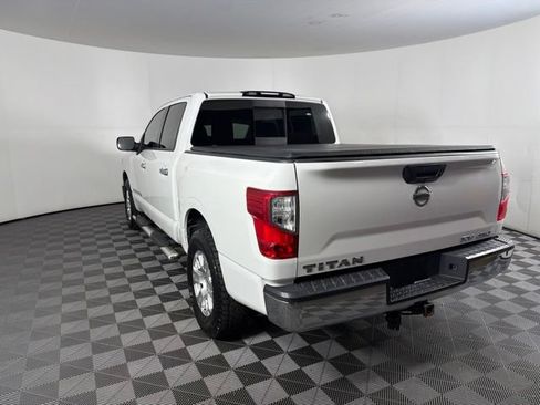 Used 2018 Nissan Titan SV AWD/4WD image 13