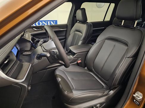 New 2026 Jeep Grand Cherokee L Limited AWD/4WD image 5