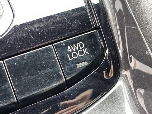 Used 2023 Jeep Compass Latitude image 27