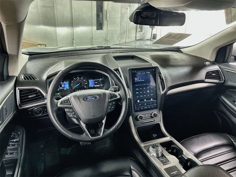 Used 2024 Ford Edge SEL image 18
