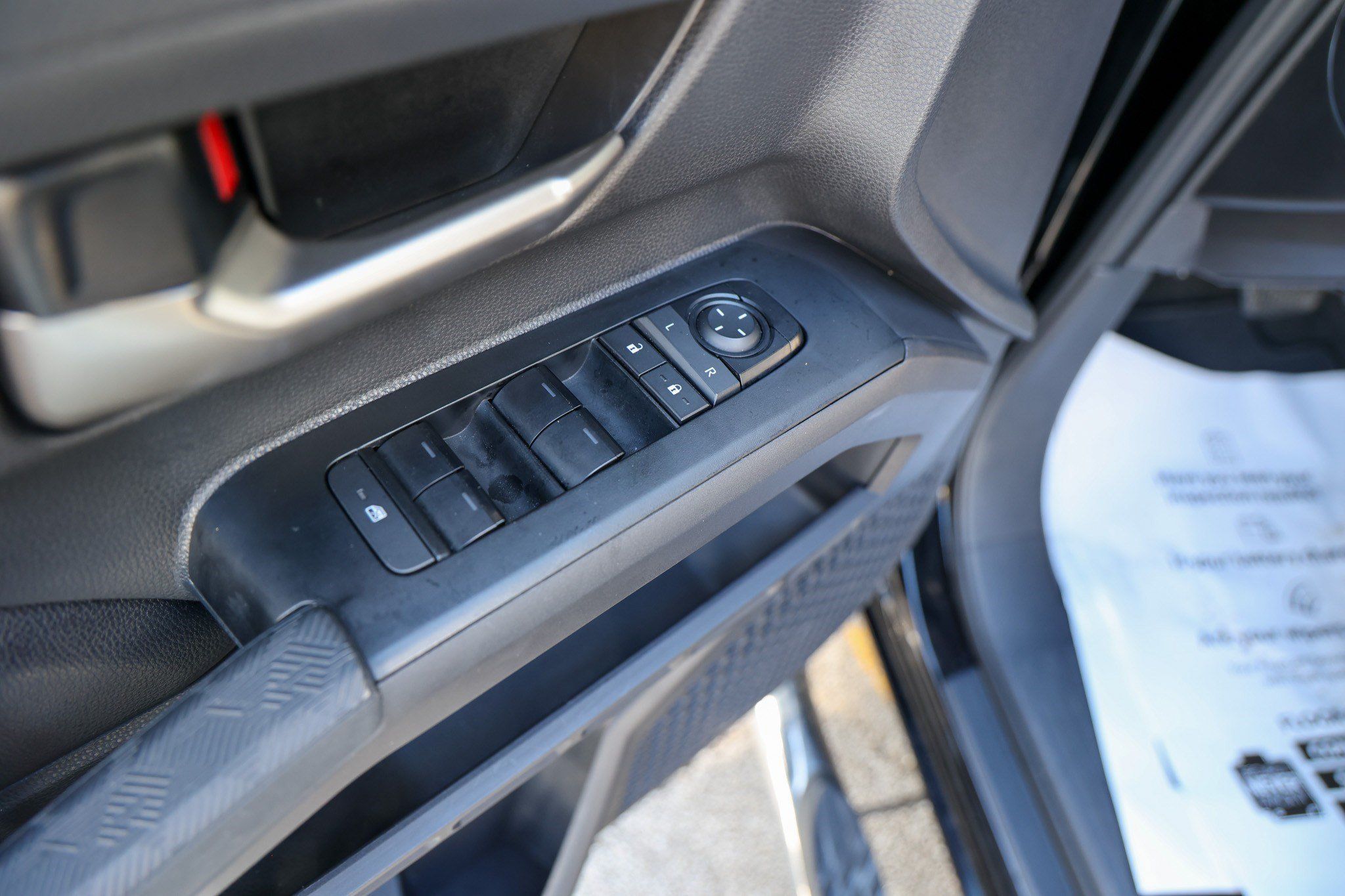 Certified 2025 Toyota Tacoma TRD Off-Road AWD/4WD image 35