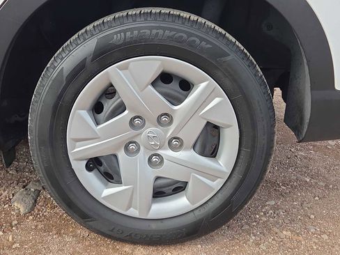 Used 2020 Hyundai Venue SE image 14