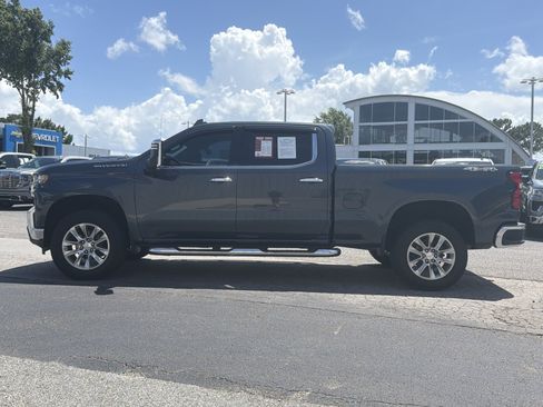 Used 2020 Chevrolet Silverado 1500 LTZ w/ LTZ Premium Package AWD/4WD image 9