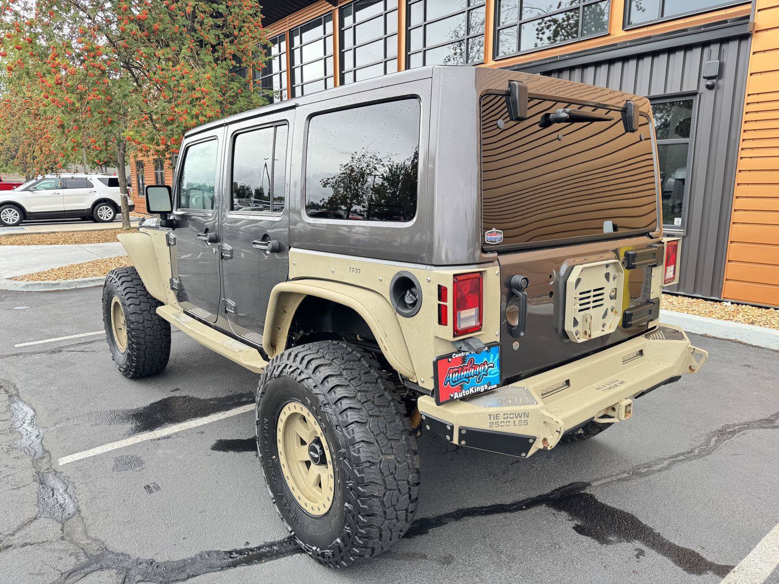 Used 2016 Jeep Wrangler Unlimited Rubicon w/ Connectivity Group AWD/4WD image 3
