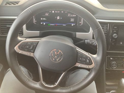 Used 2022 Volkswagen Atlas SEL image 11