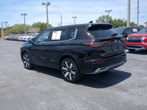 Used 2025 Mitsubishi Outlander SE FWD image 7
