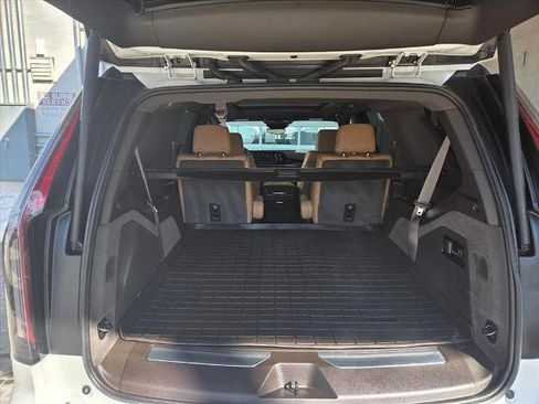 Certified 2023 Cadillac Escalade Premium Luxury image 12