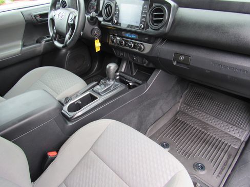 Used 2022 Toyota Tacoma SR image 12