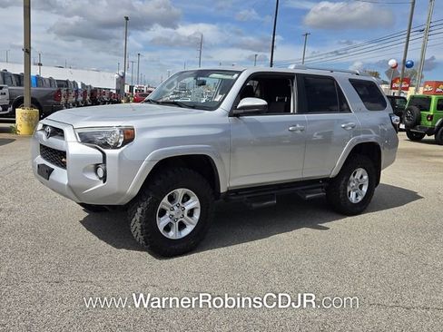 Used 2018 Toyota 4Runner SR5 image 3