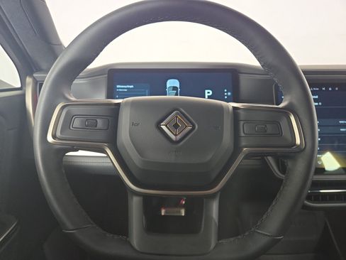 Used 2025 Rivian R1S Adventure AWD/4WD image 28