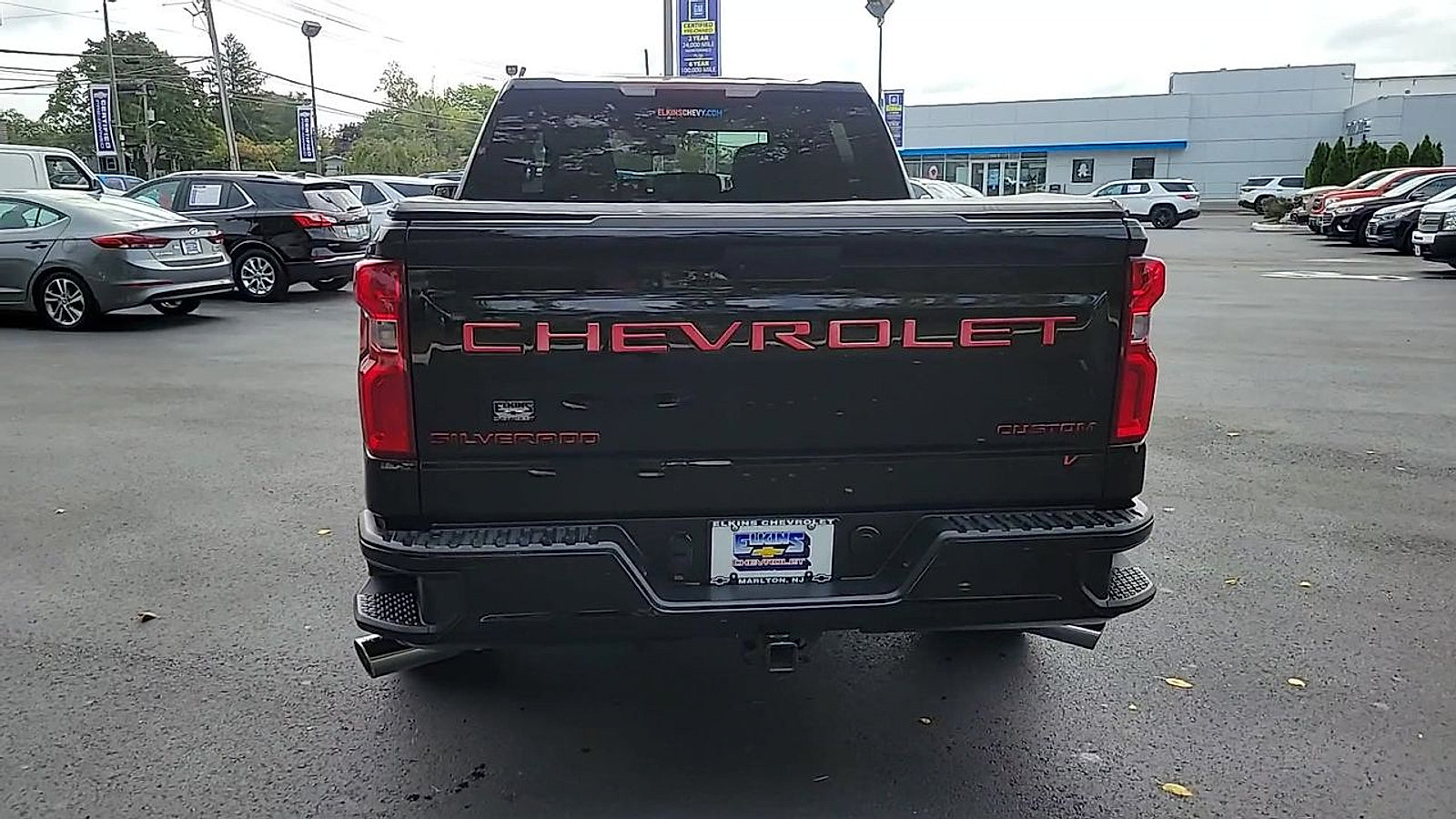 Used 2019 Chevrolet Silverado 1500 Custom w/ Custom Value Package AWD/4WD image 7