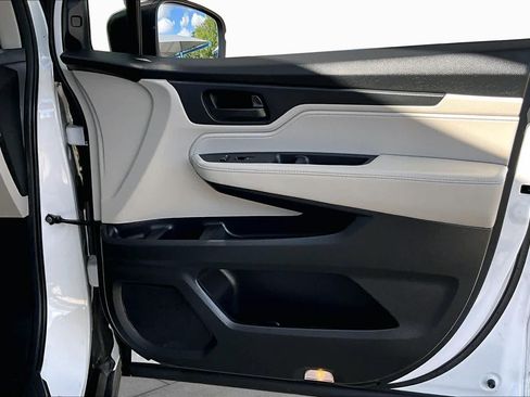Certified 2025 Honda Odyssey EX-L image 22