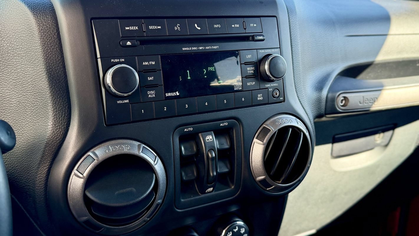 Used 2012 Jeep Wrangler Unlimited Sport AWD/4WD image 17