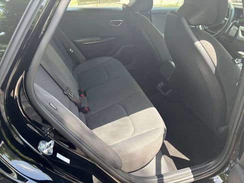 Used 2025 Kia K4 FWD image 33