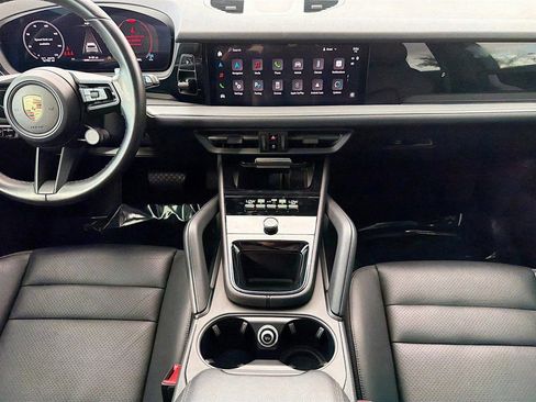 Used 2024 Porsche Cayenne image 20