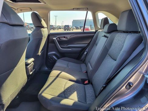 Used 2021 Toyota RAV4 XLE image 11