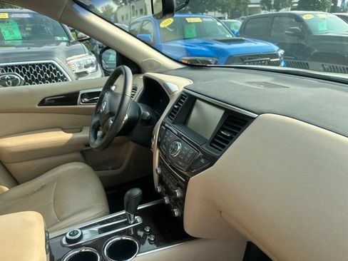 Used 2016 Nissan Pathfinder Platinum w/ Family Entertainment Package AWD/4WD image 21
