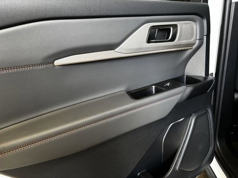 New 2026 Ford Explorer Active w/ Active Comfort Package RWD image 19