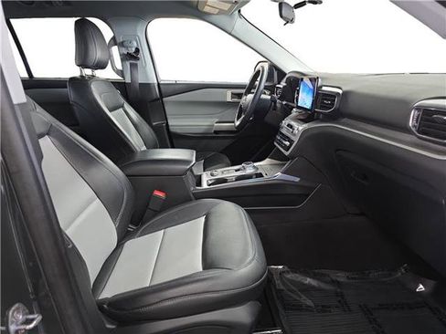 Certified 2023 Ford Explorer XLT w/ Equipment Group 202A image 14
