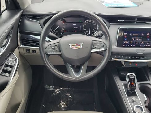 Used 2023 Cadillac XT4 Luxury FWD image 12